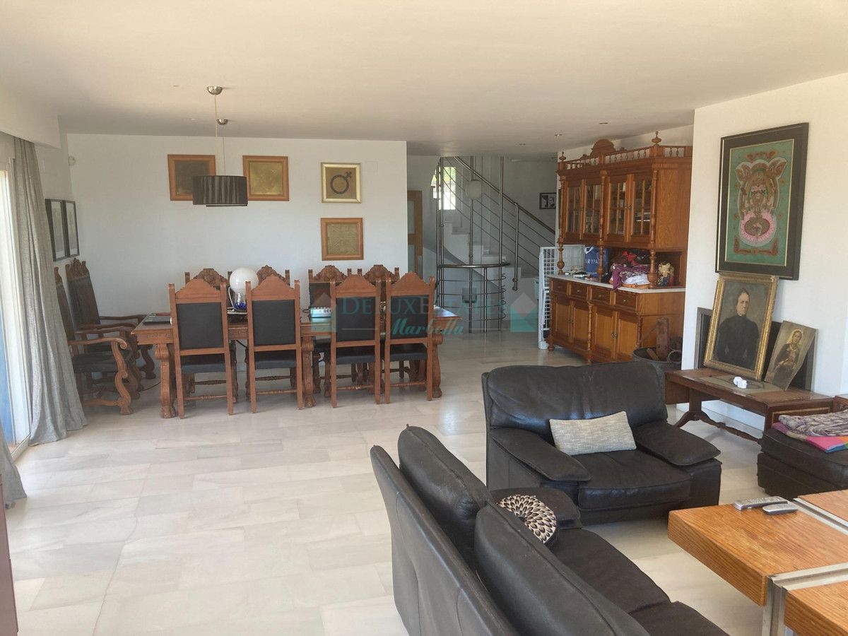 Town House for sale in Estepona