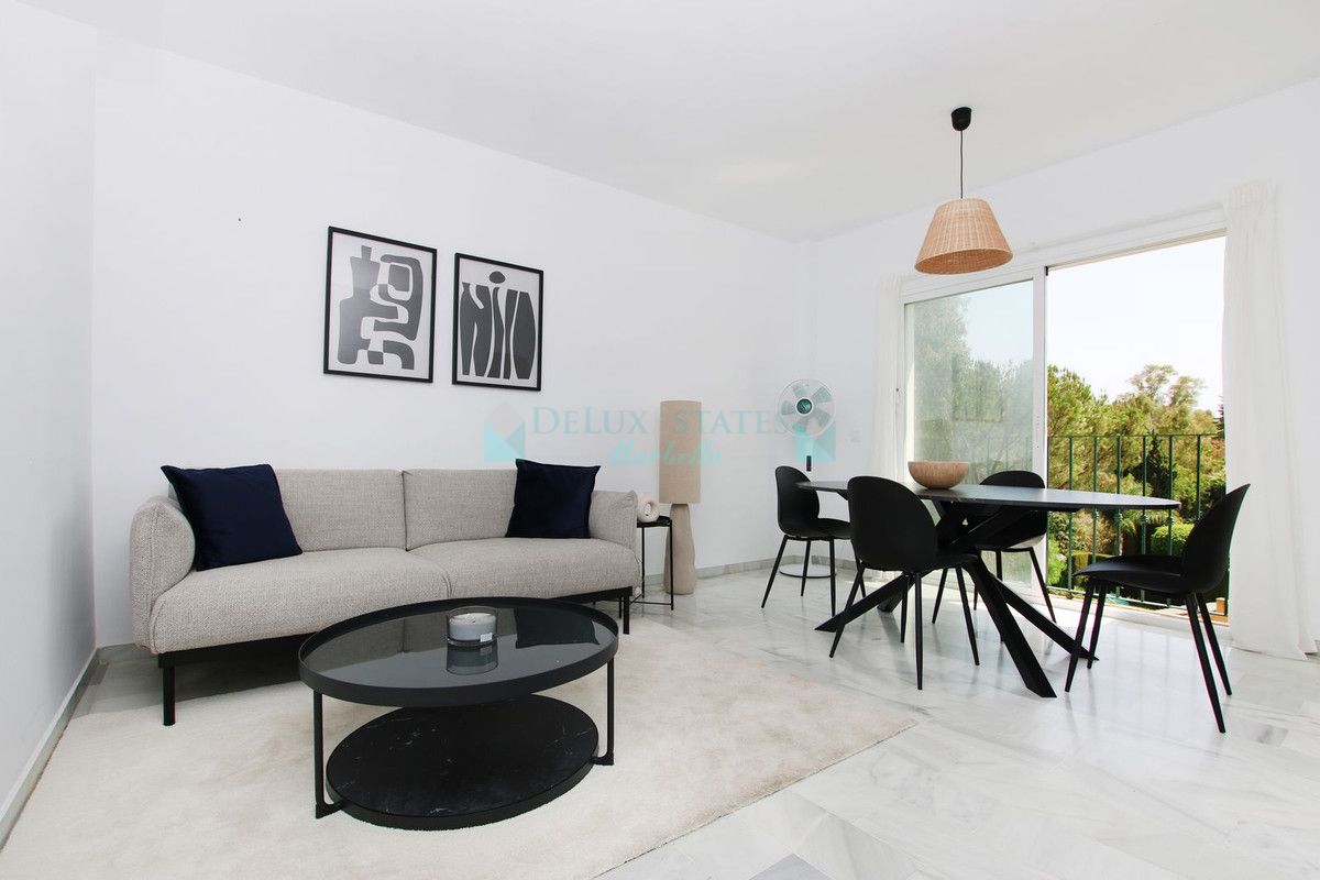 Apartment for sale in Atalaya, Estepona