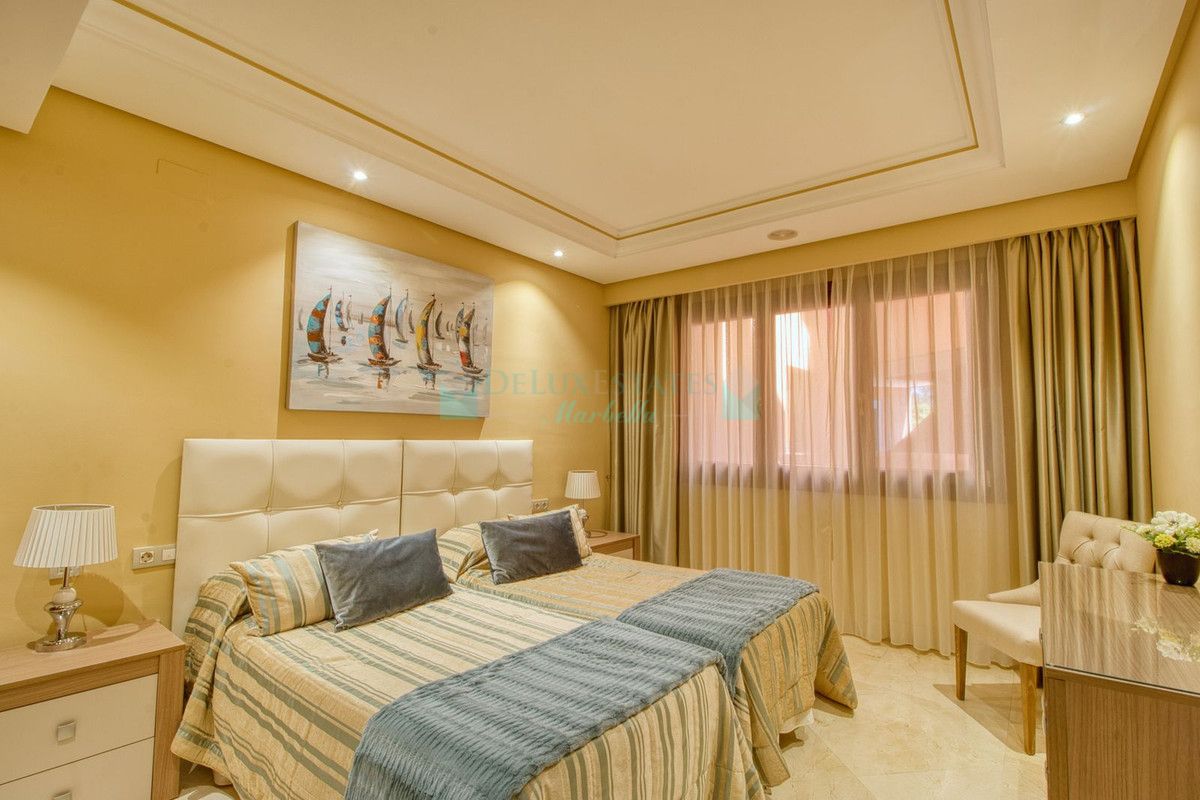 Apartamento en venta en Estepona