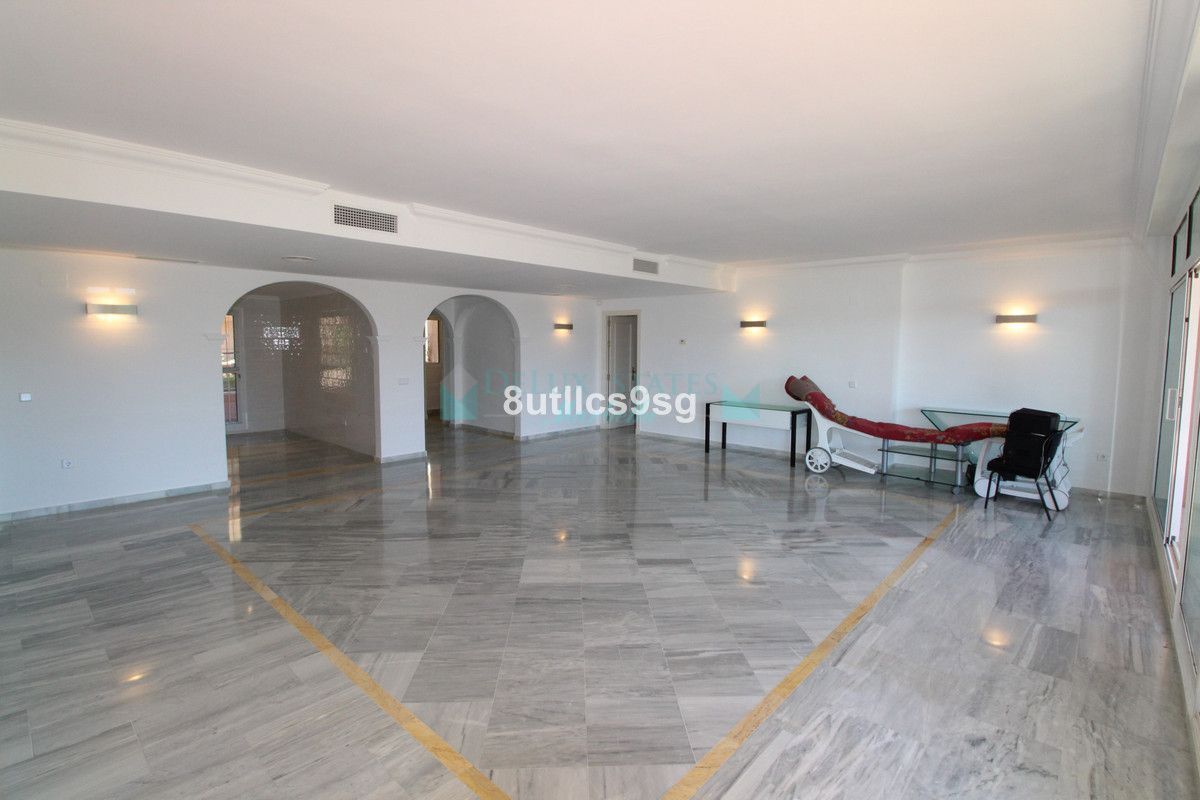 Apartment for sale in Nueva Andalucia