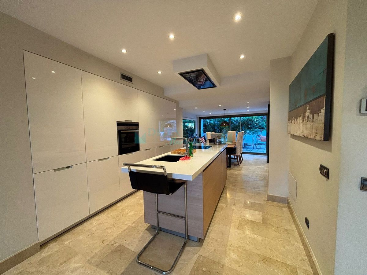 Town House for rent in Marbella