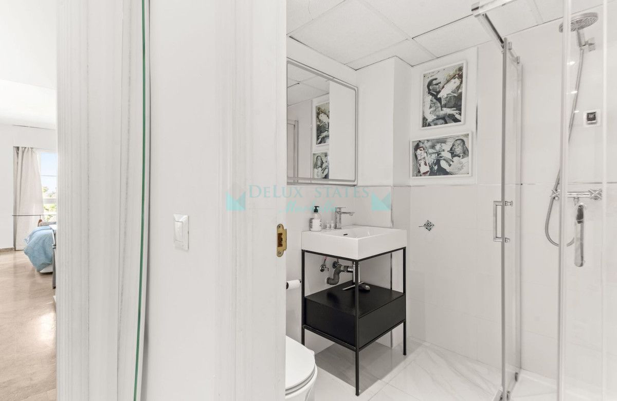 Ático en venta en Atalaya, Estepona