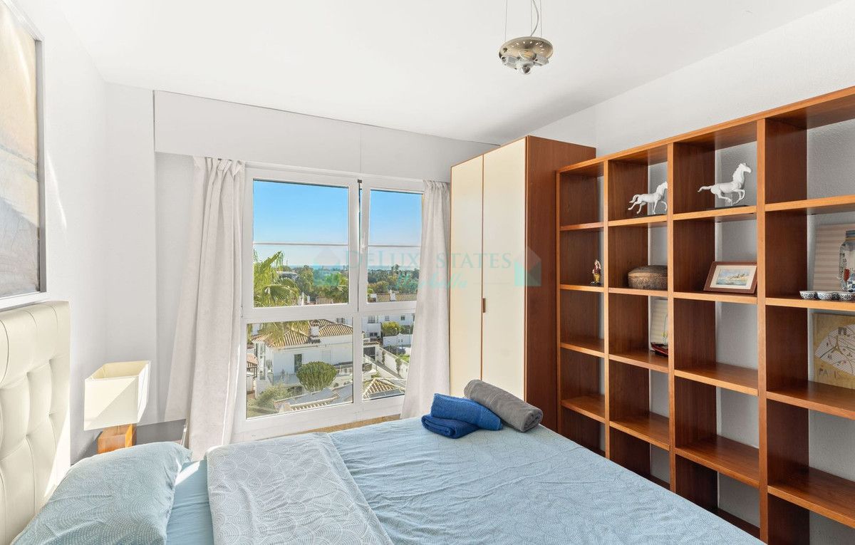 Ático en venta en Atalaya, Estepona