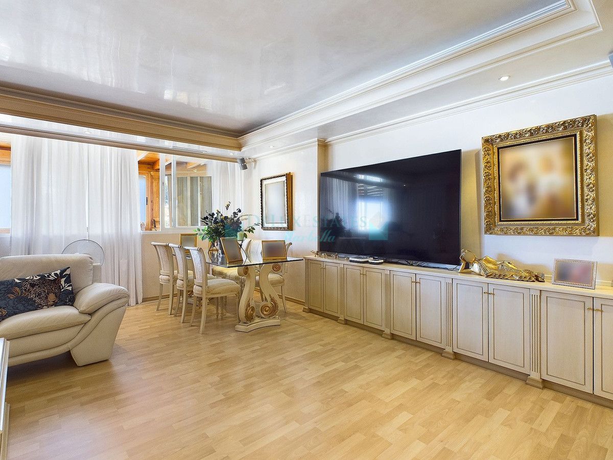 Penthouse for sale in Estepona