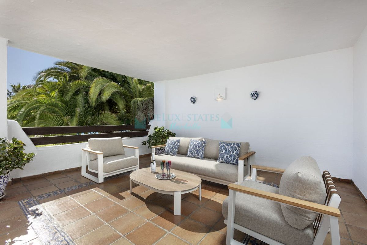 Ground Floor Apartment for sale in Selwo, Estepona