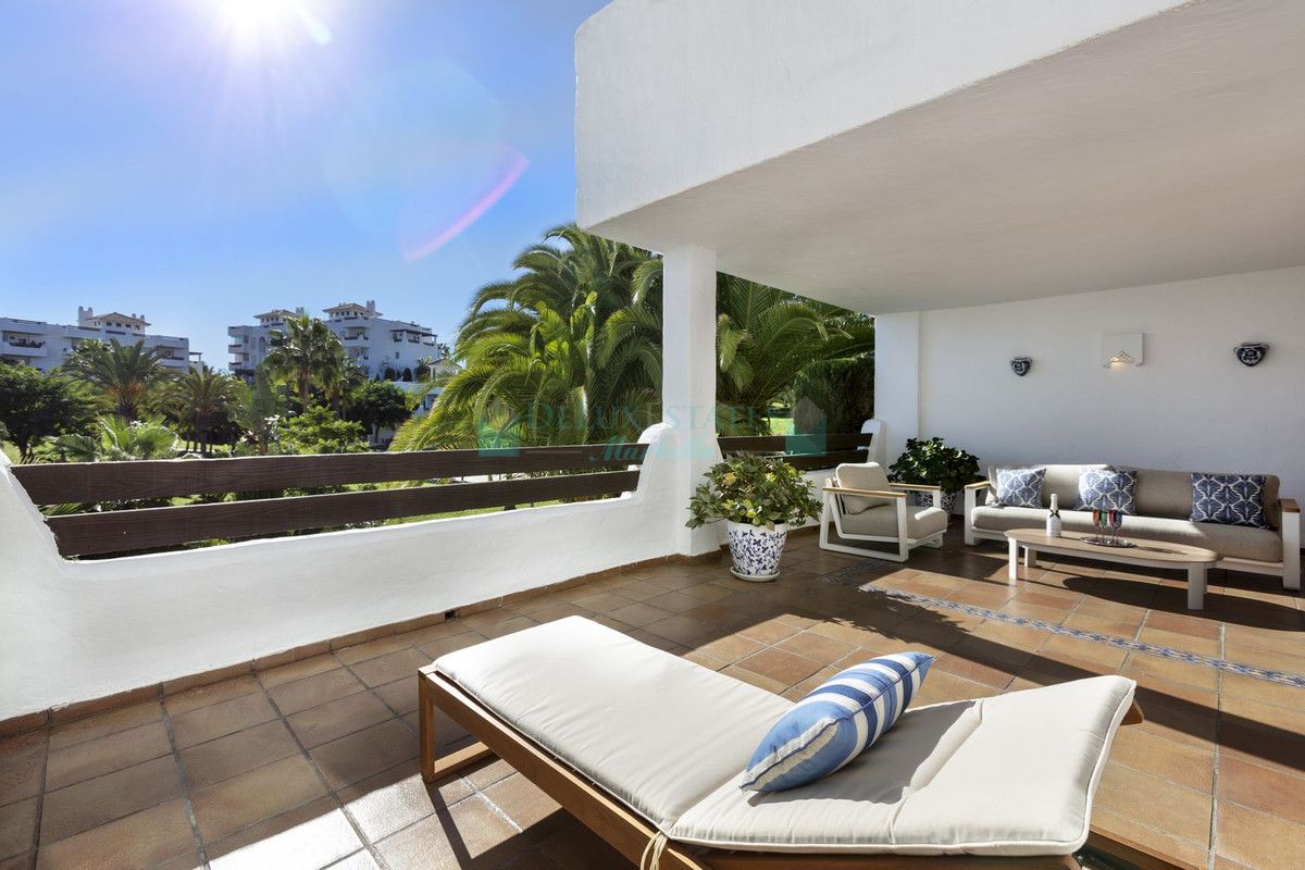 Ground Floor Apartment for sale in Selwo, Estepona