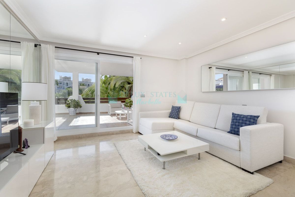 Ground Floor Apartment for sale in Selwo, Estepona