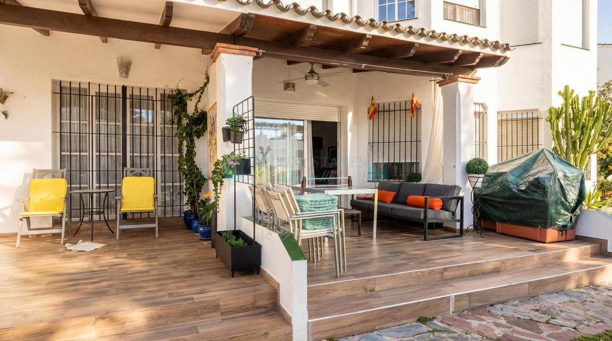 Town House for sale in Nueva Andalucia