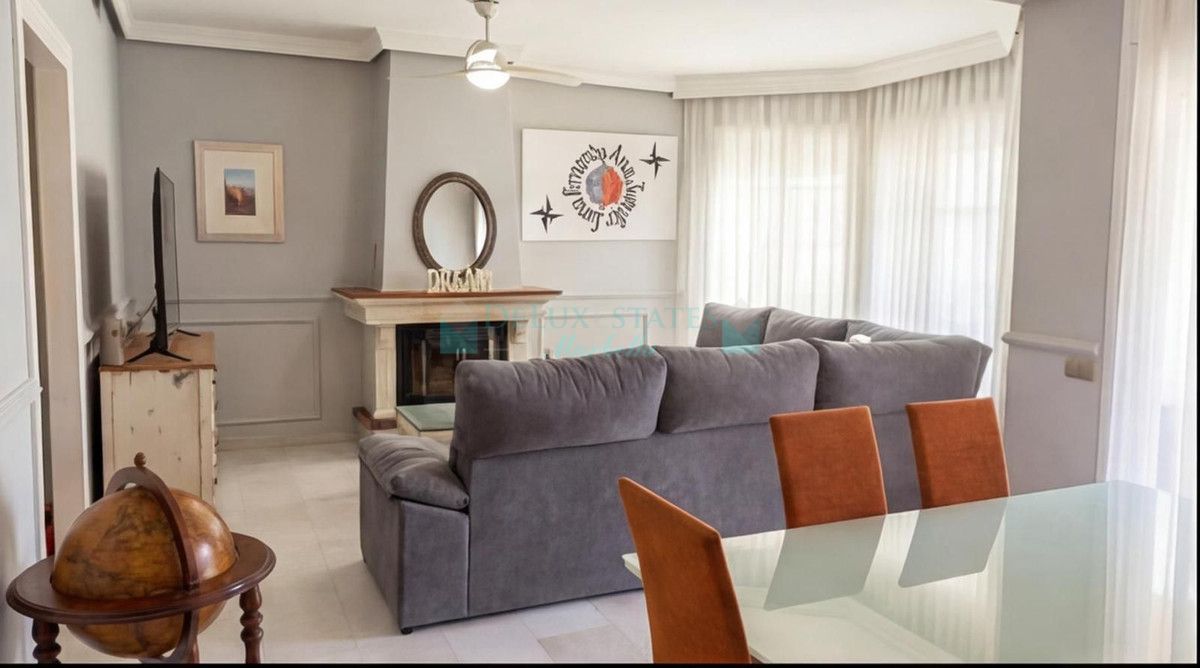 Town House for sale in Nueva Andalucia