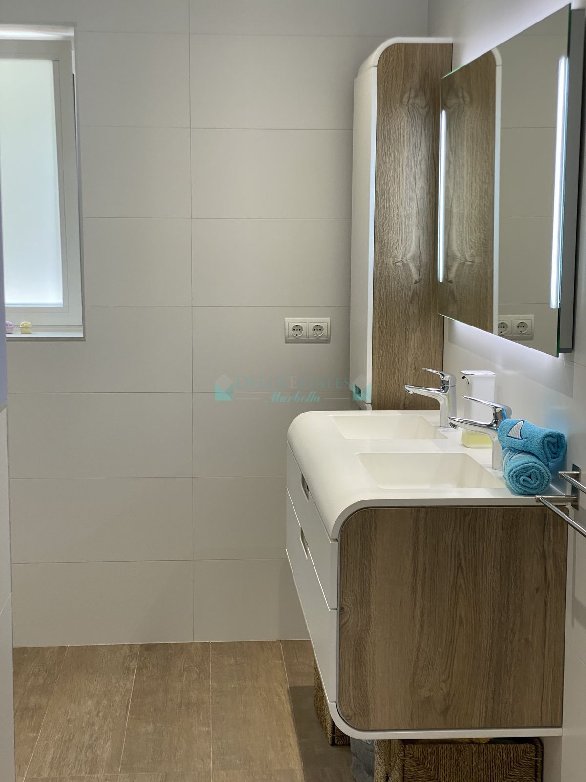 Apartamento en venta en Benahavis