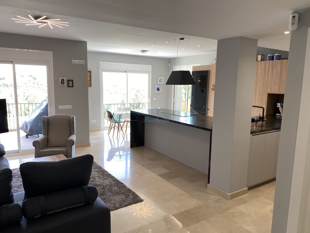 Apartamento en venta en Benahavis