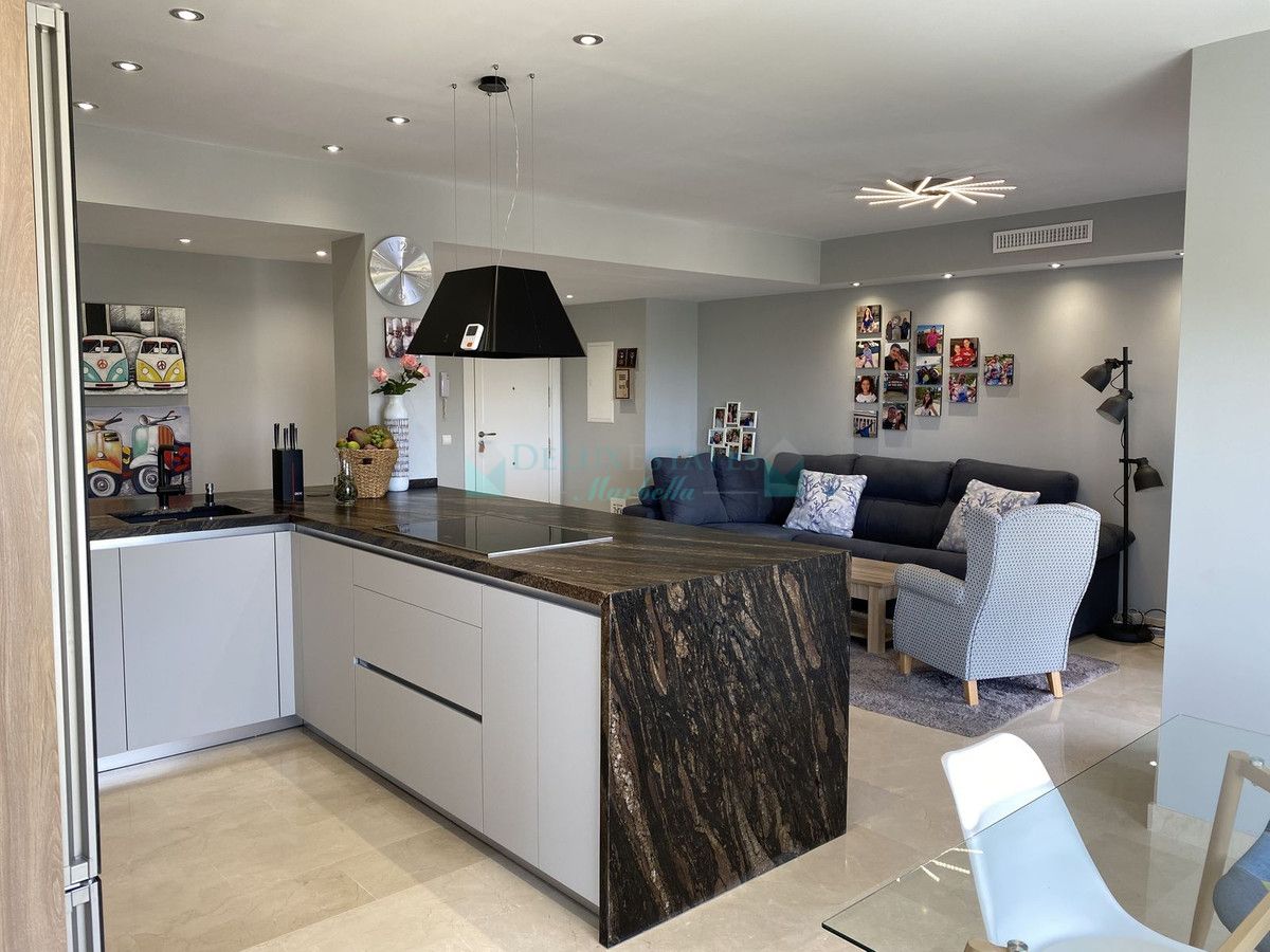 Apartamento en venta en Benahavis