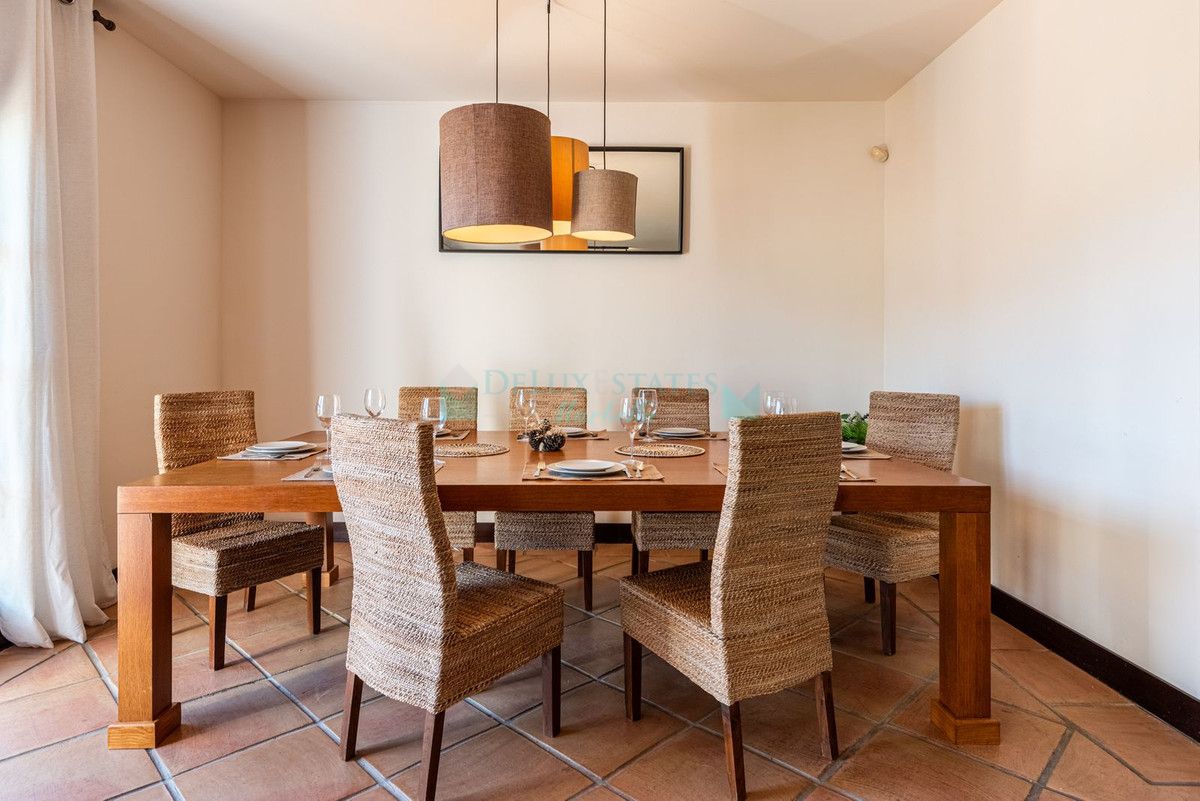 Town House for sale in Benahavis