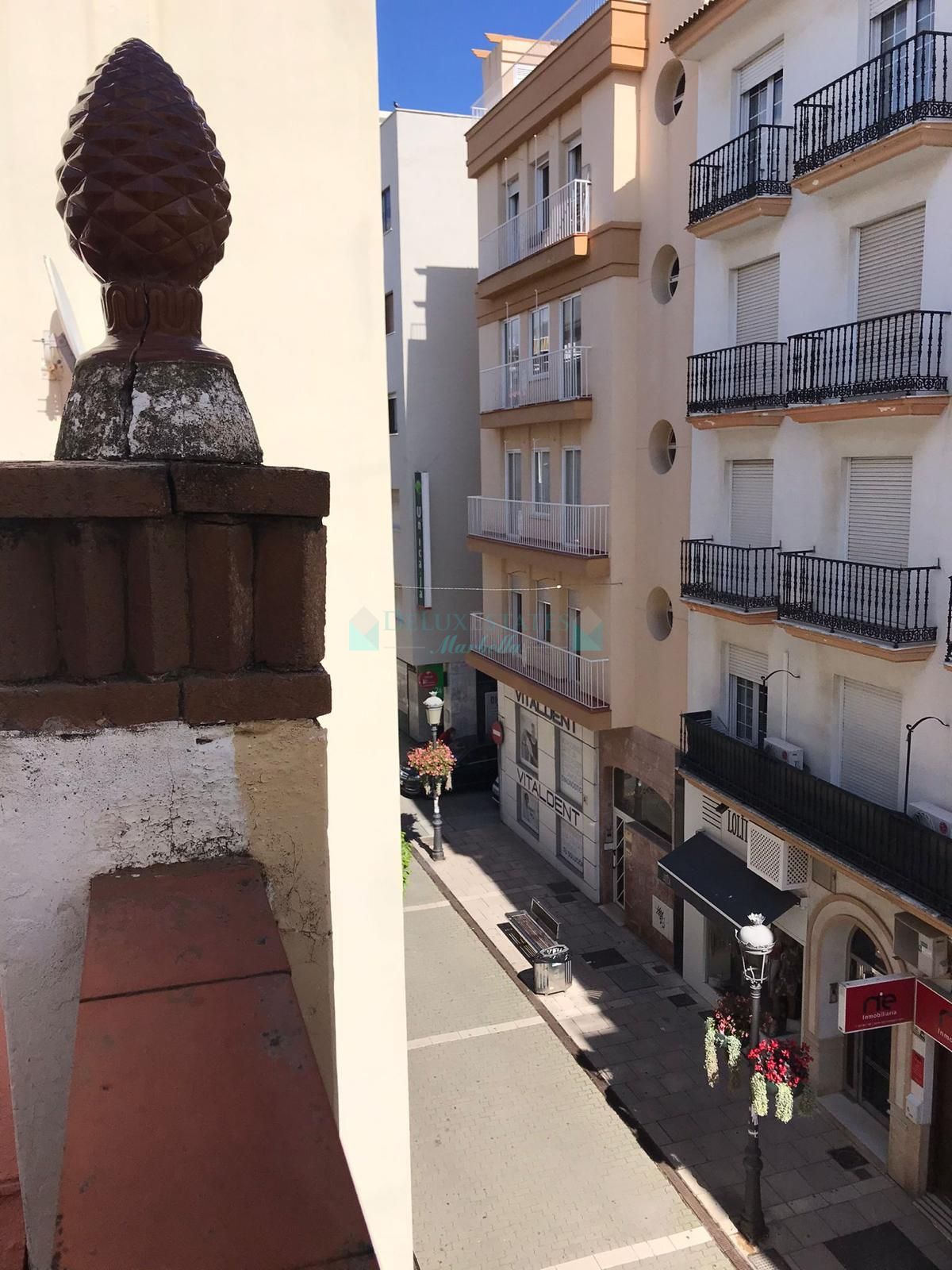 Town House for sale in Estepona