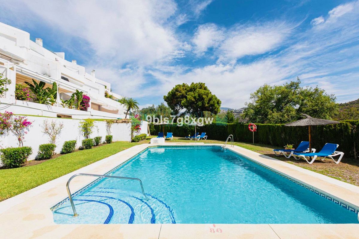 Ground Floor Apartment for sale in La Quinta, Benahavis