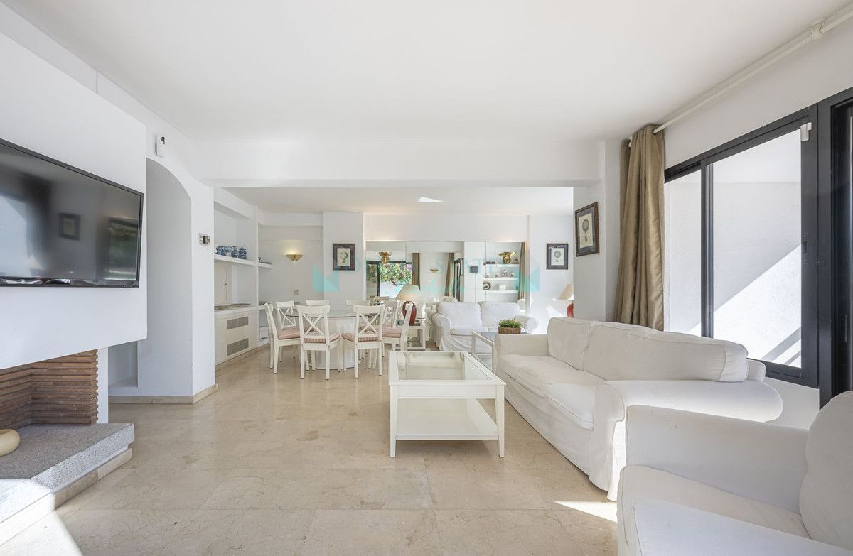 Town House for sale in Marbella Golden Mile