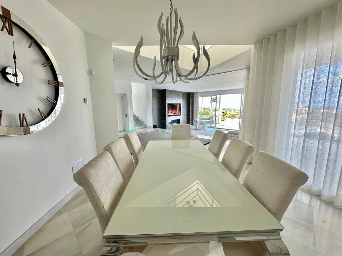 Villa for rent in Benahavis