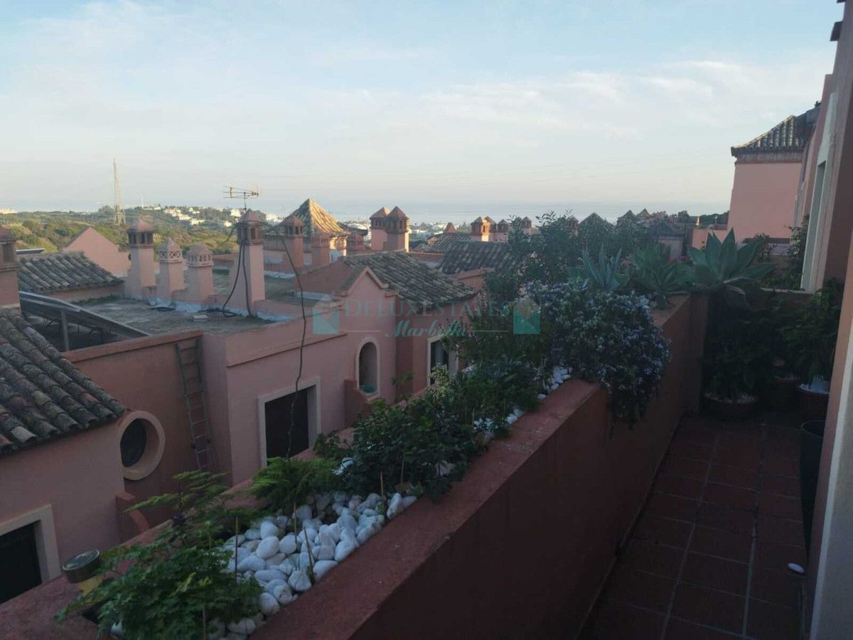 Town House for sale in Estepona