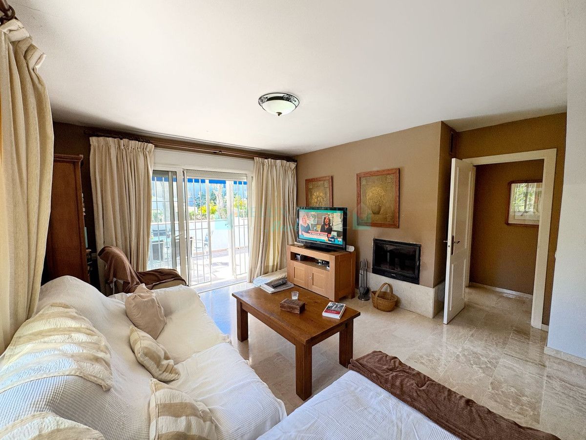 Ground Floor Apartment for sale in Nueva Andalucia