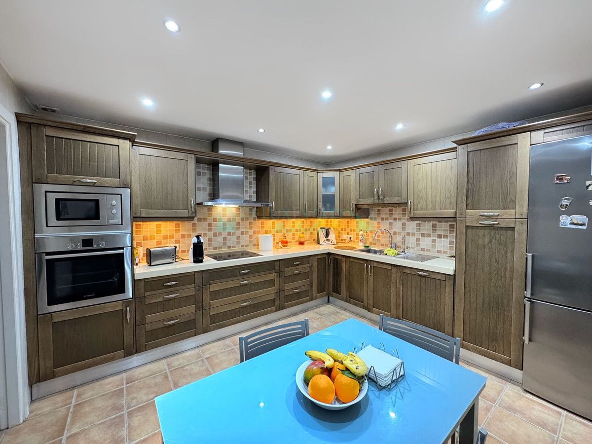 Ground Floor Apartment for sale in Nueva Andalucia