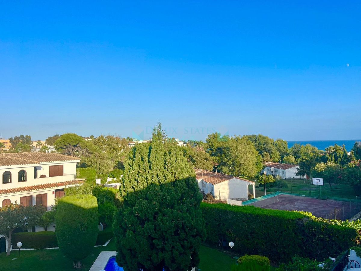 Town House for sale in Costalita, Estepona