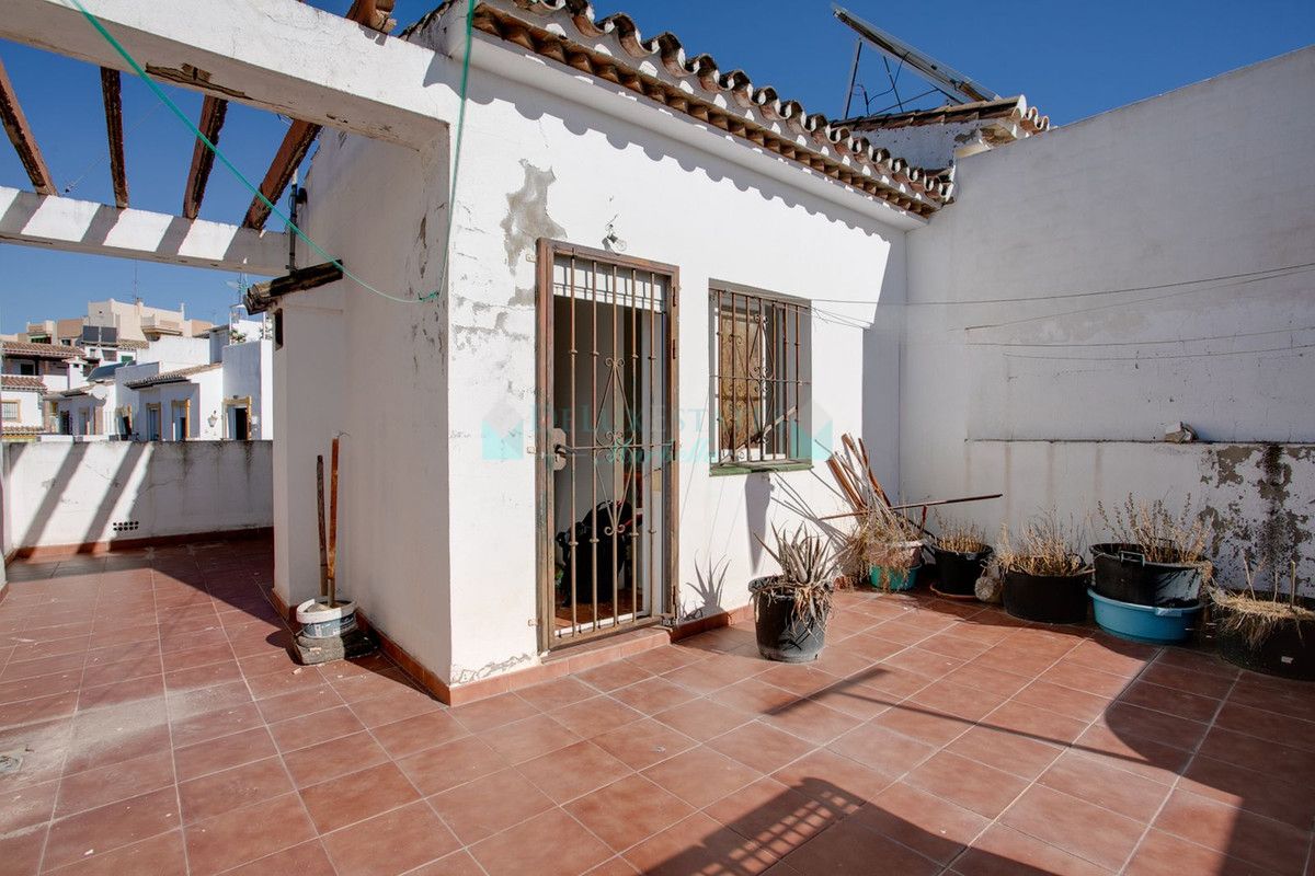 Town House for sale in Estepona