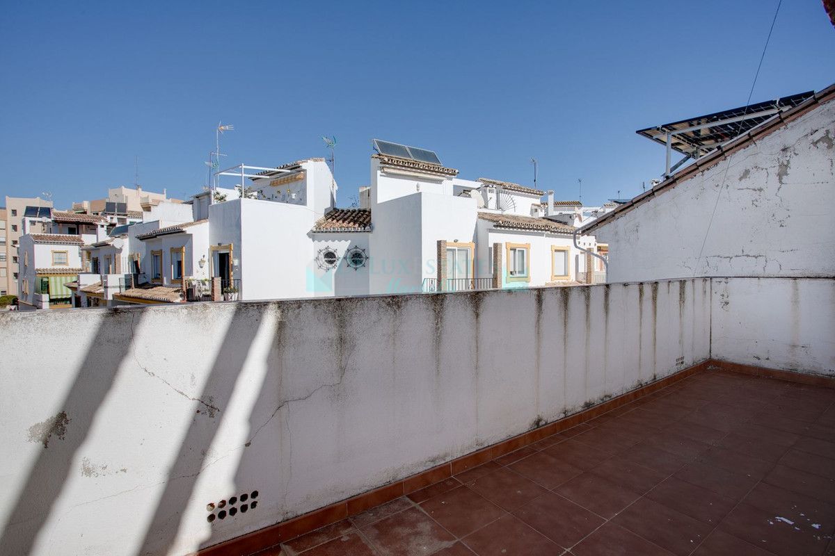 Town House for sale in Estepona