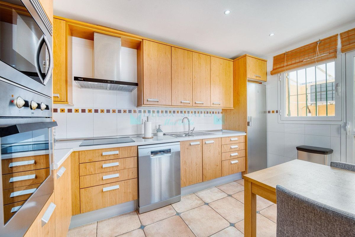 Adosado en alquiler en Elviria, Marbella Este