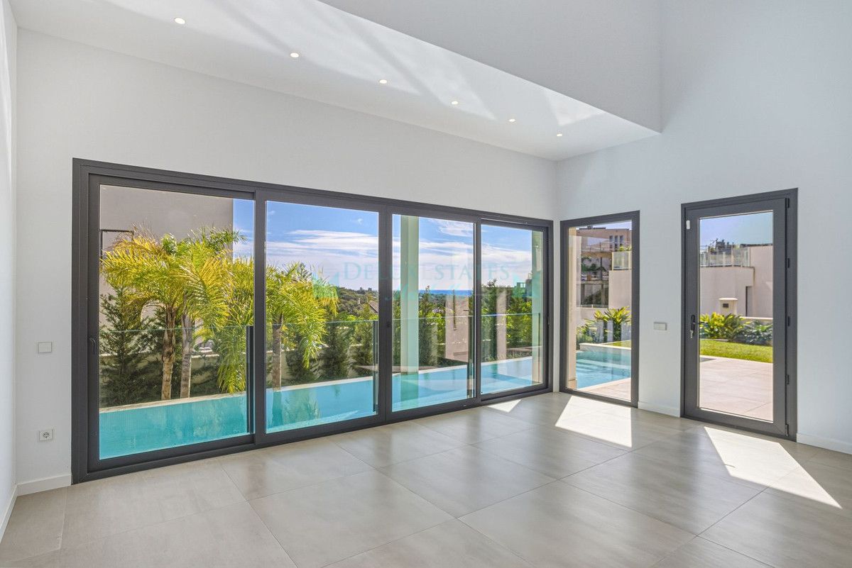 Villa for sale in Elviria, Marbella East