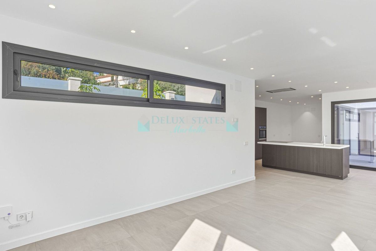 Villa for sale in Elviria, Marbella East