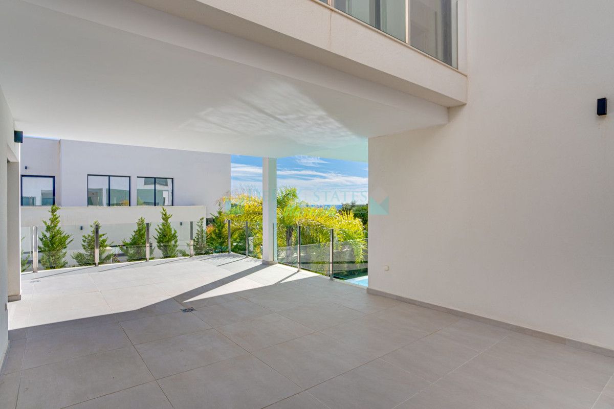 Villa for sale in Elviria, Marbella East
