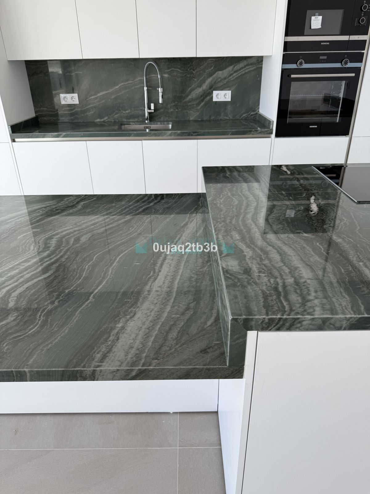 Penthouse for sale in Estepona