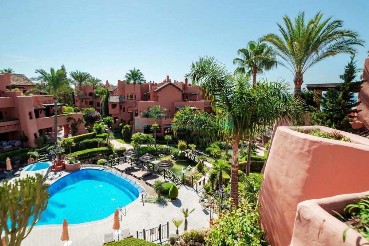 Penthouse for sale in Estepona