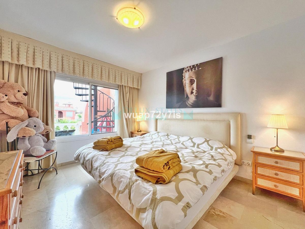 Apartamento en venta en Estepona