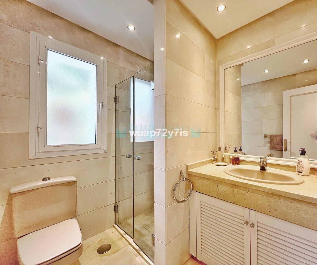 Apartamento en venta en Estepona