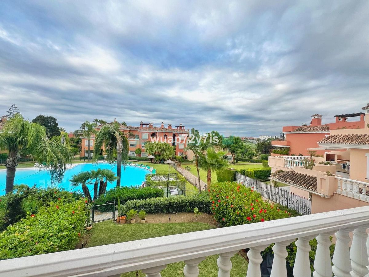 Apartamento en venta en Estepona