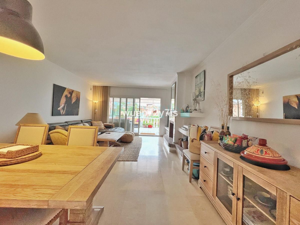 Apartamento en venta en Estepona