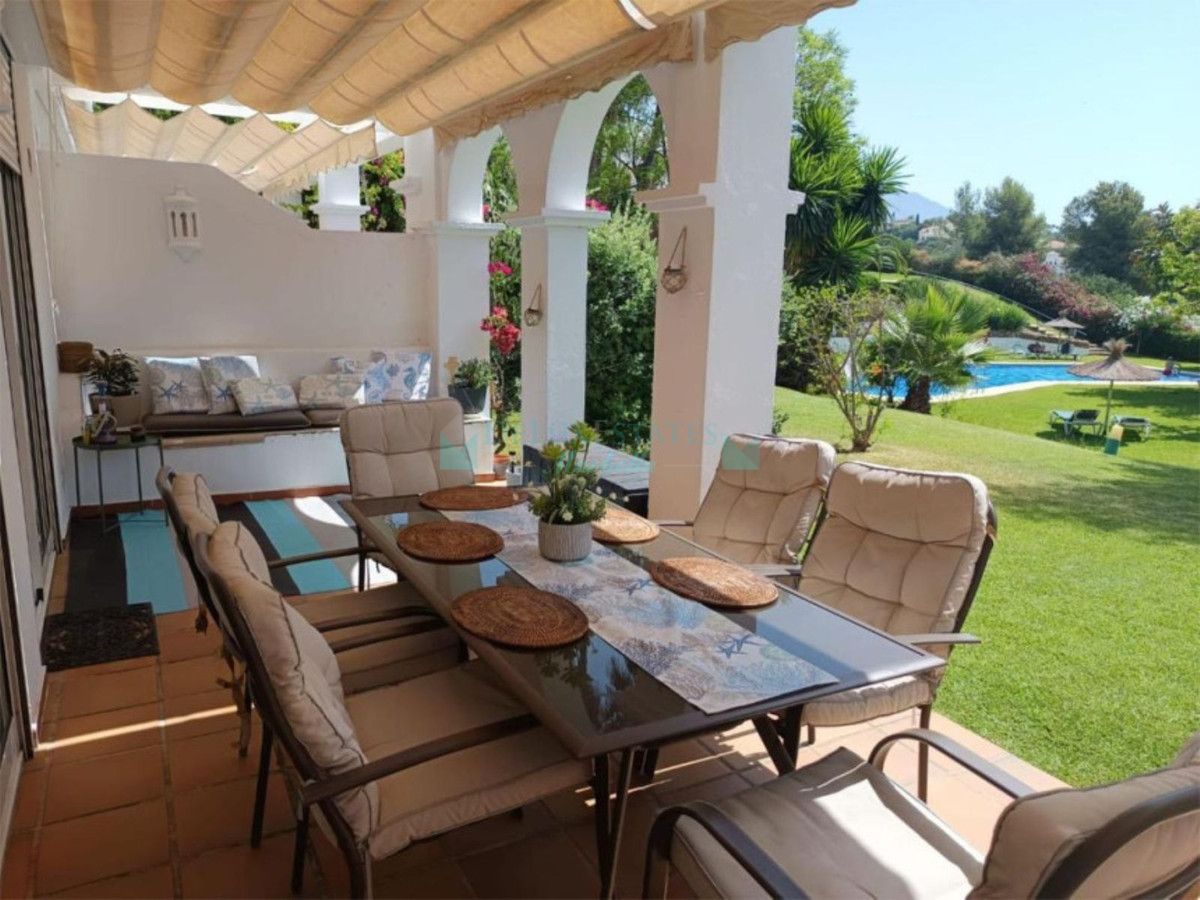Apartamento Planta Baja en venta en La Quinta, Benahavis