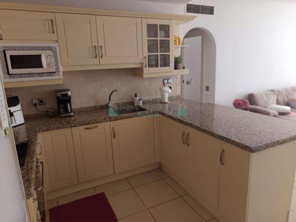 Apartamento Planta Baja en venta en La Quinta, Benahavis