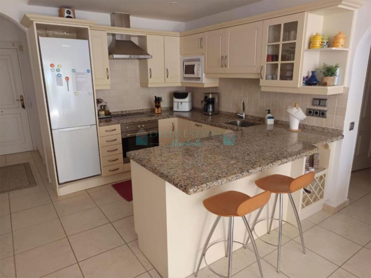 Apartamento Planta Baja en venta en La Quinta, Benahavis