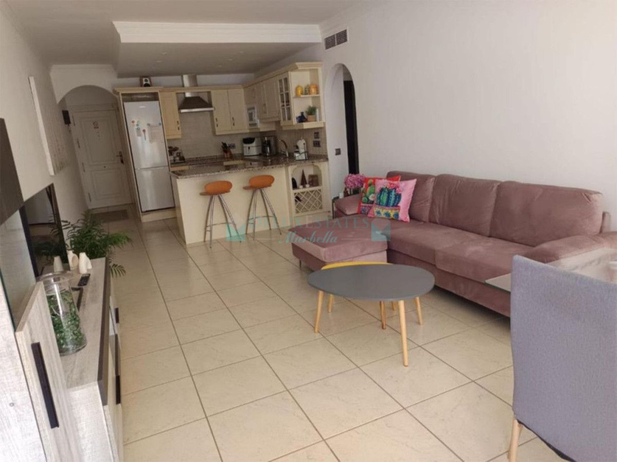 Apartamento Planta Baja en venta en La Quinta, Benahavis