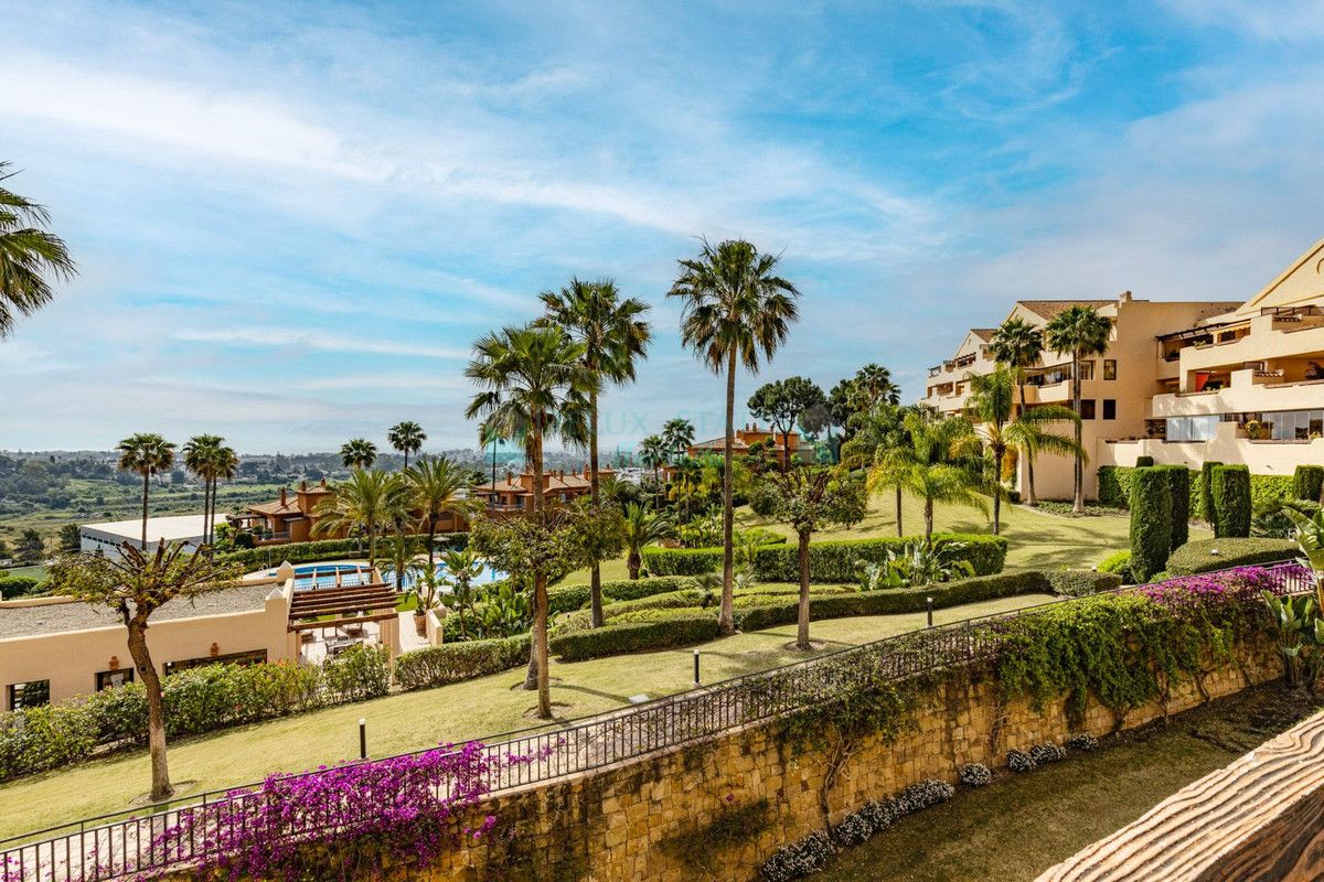 Apartment for sale in Atalaya, Estepona