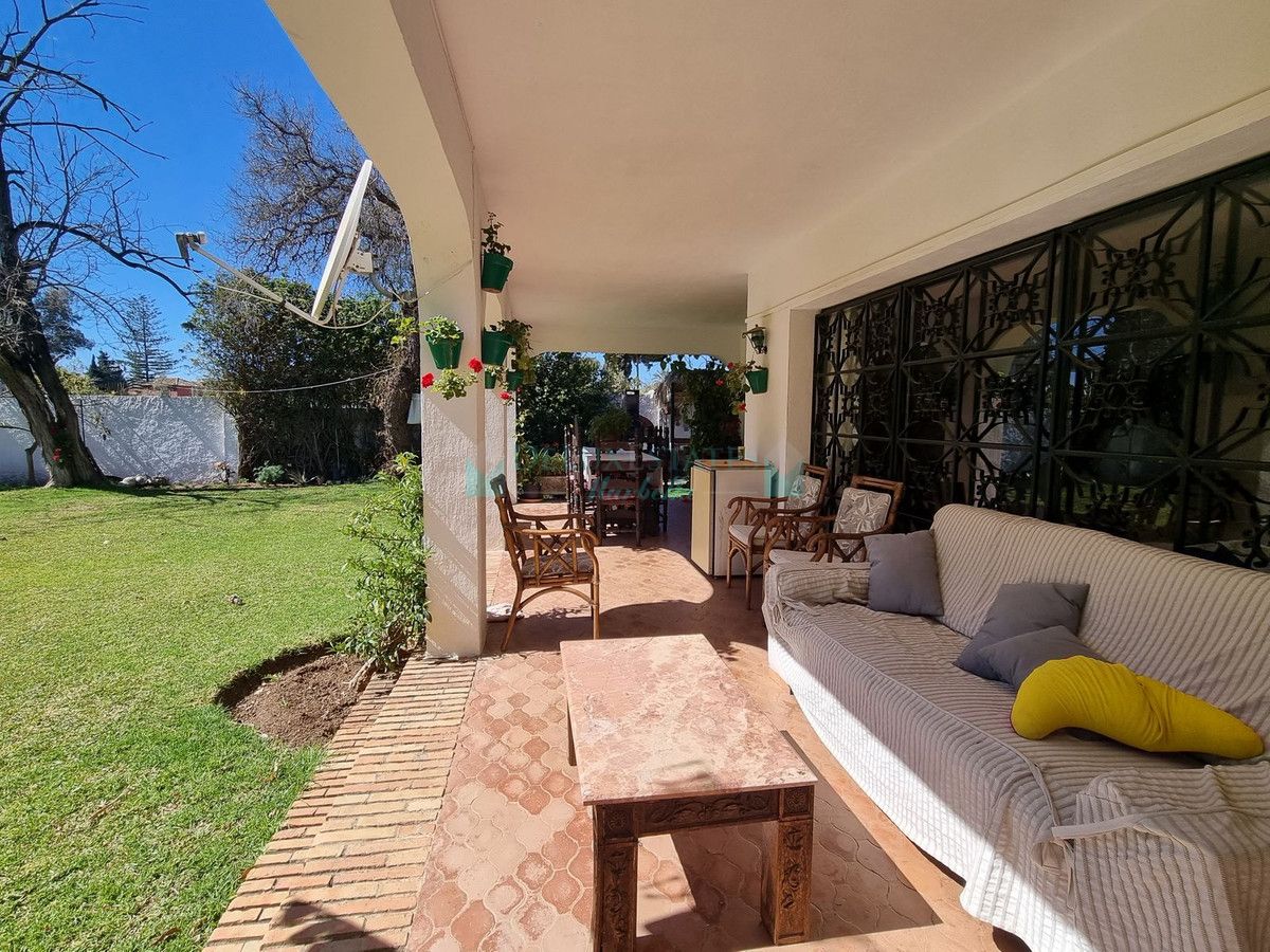 Villa for sale in Marbella - Puerto Banus