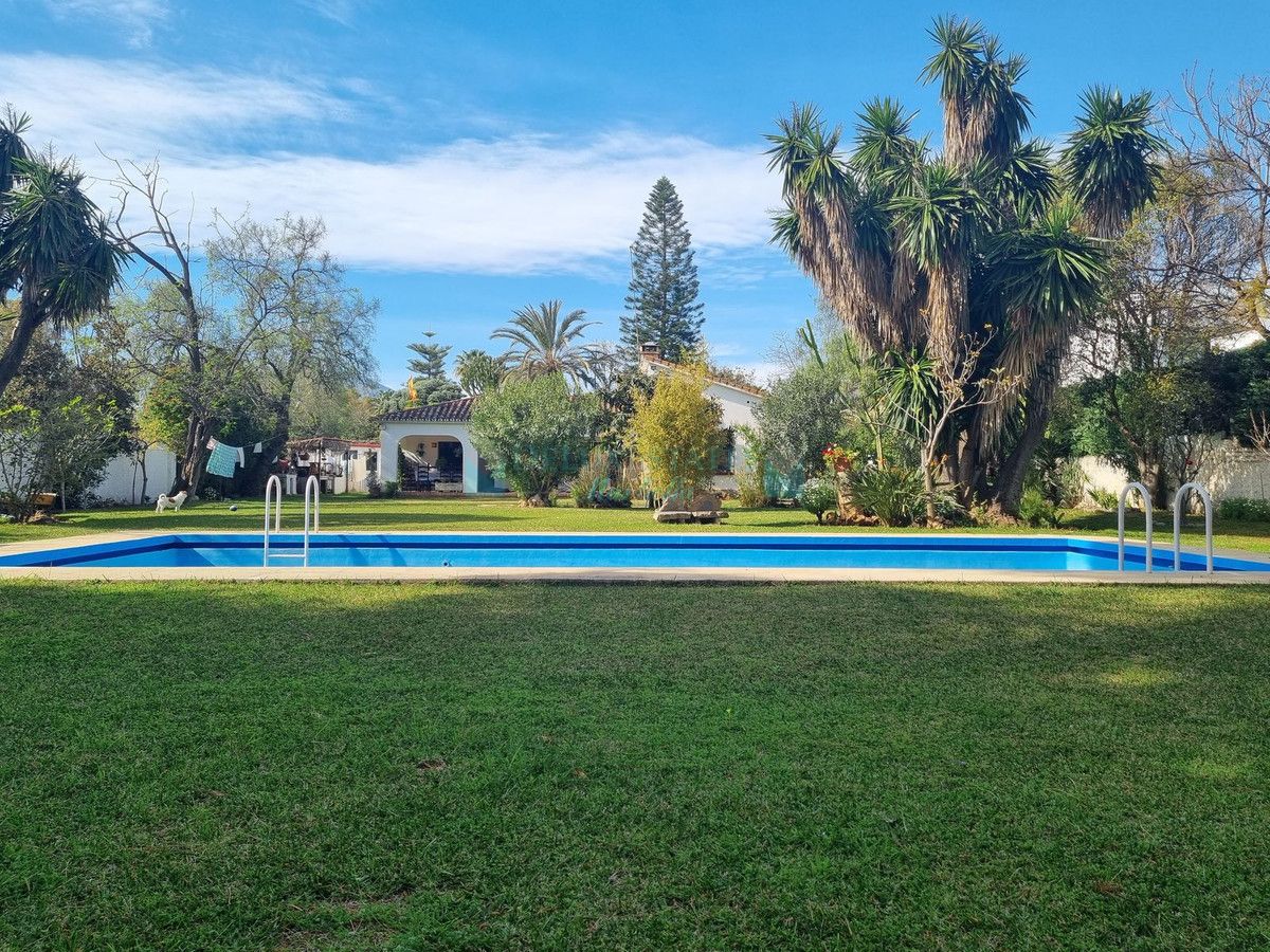 Villa for sale in Marbella - Puerto Banus