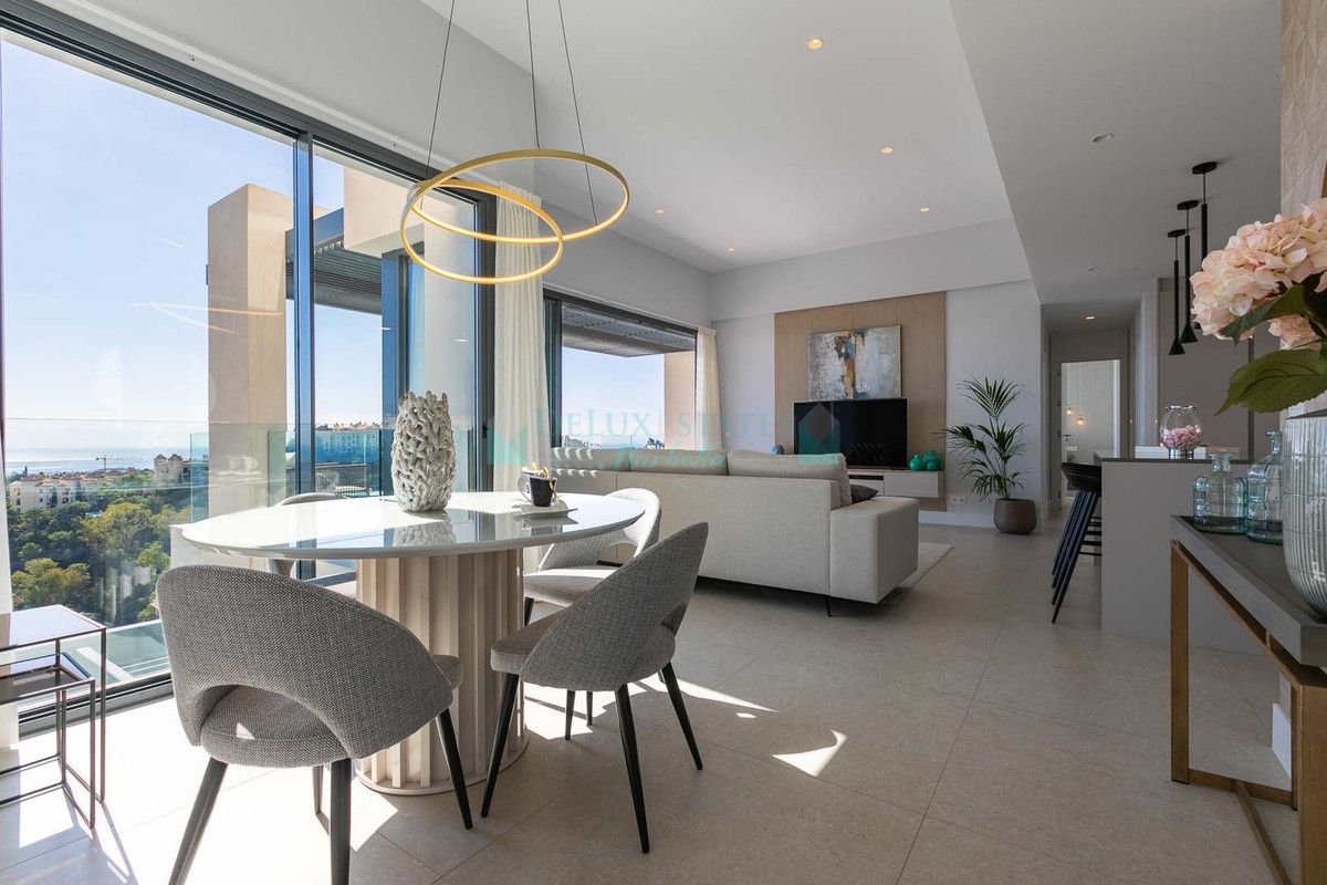 Penthouse for sale in La Quinta, Benahavis