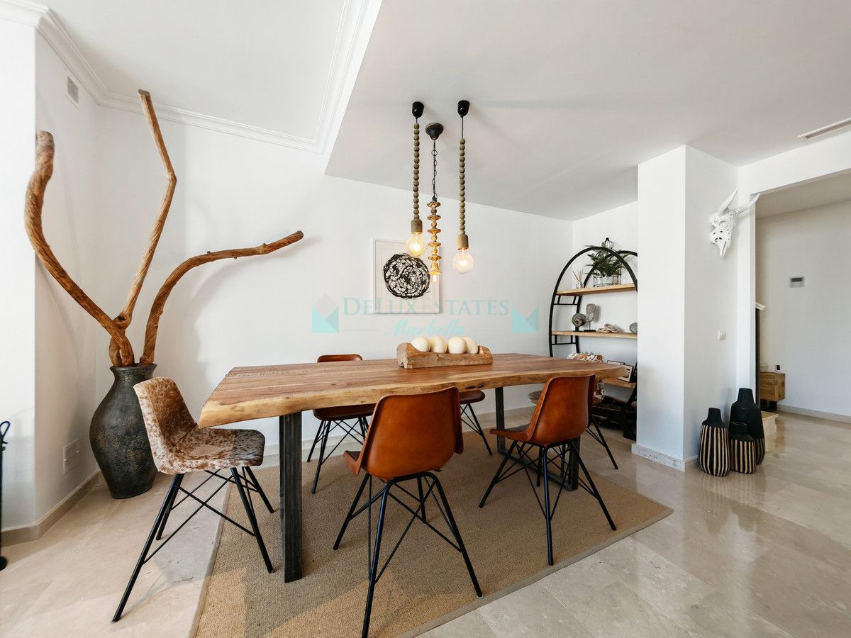 Apartment for sale in La Mairena, Marbella East