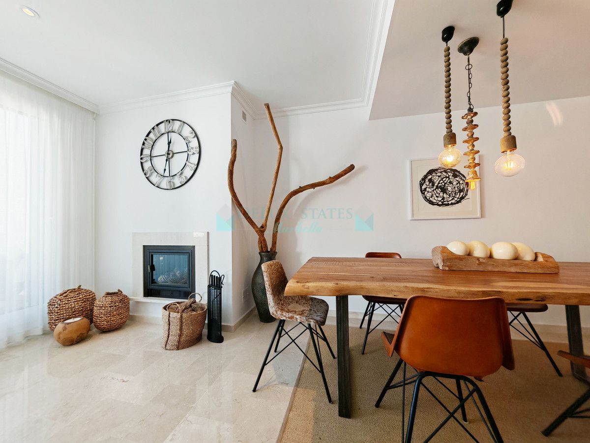 Apartment for sale in La Mairena, Marbella East