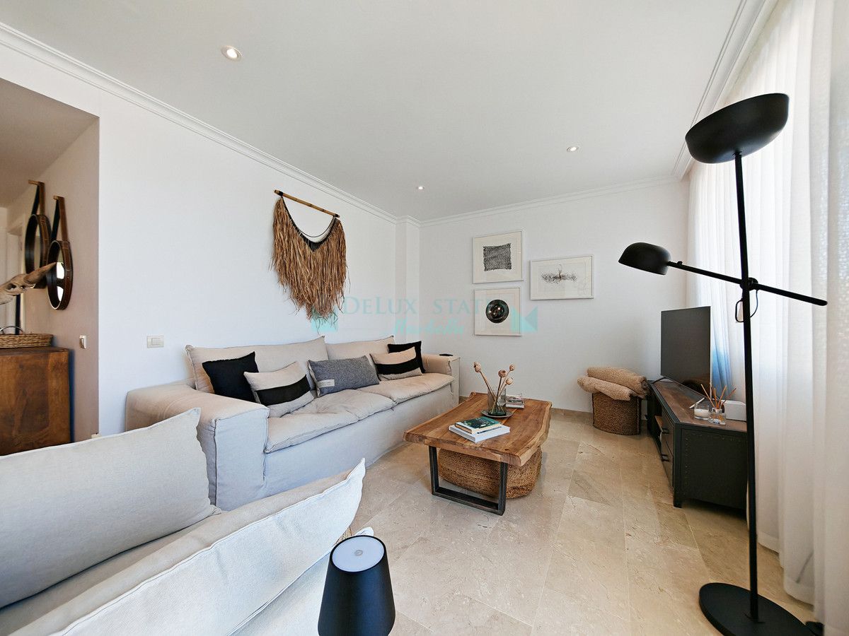 Apartment for sale in La Mairena, Marbella East