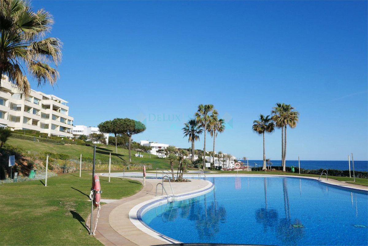 Apartamento en venta en Cabopino, Marbella Este