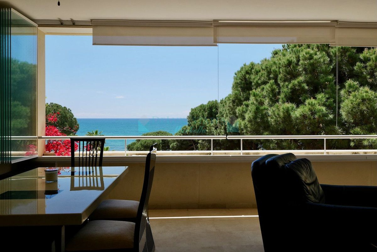 Apartamento en venta en Cabopino, Marbella Este